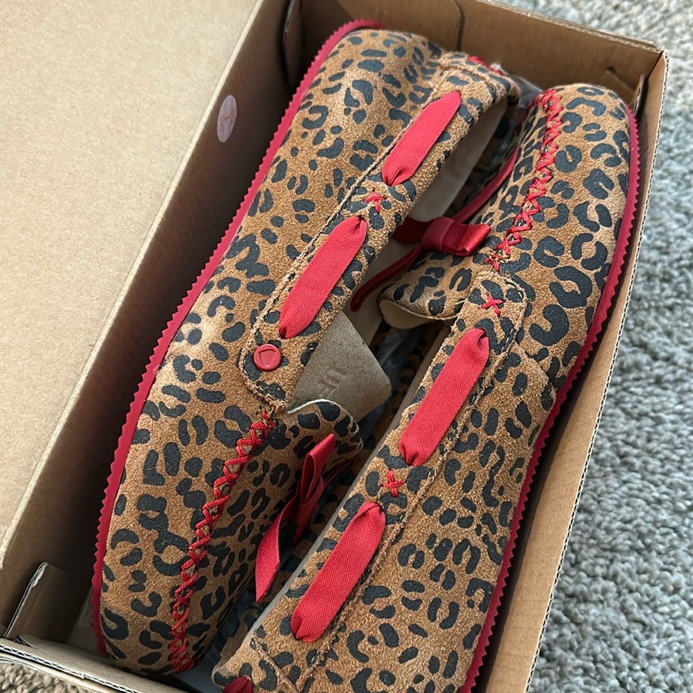 Ugg slipper shoes